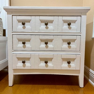 Magnussen Home Heron Cove 3-drawer nightstand. Measurements: W- 29" / D - 17" / H - 28.25"