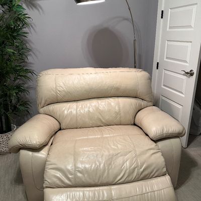 Sale Photo Thumbnail #28: Leather double recliner 