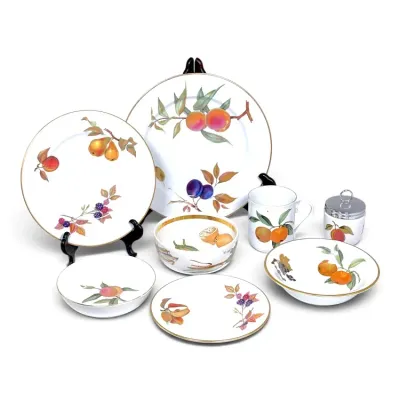 Sale Photo Thumbnail #199: Richard Ginori Italian porcelain dinnerware set in the Antico Doccia Orchard Fruit pattern with gilt rims.