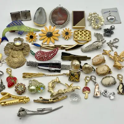 Vintage And Collectible Jewelry Brooches, Pendants, Earrings and More 