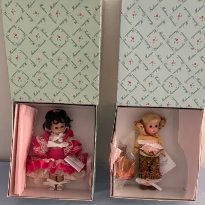 Madame Alexander Dolls - Thanksgiving And Cuba