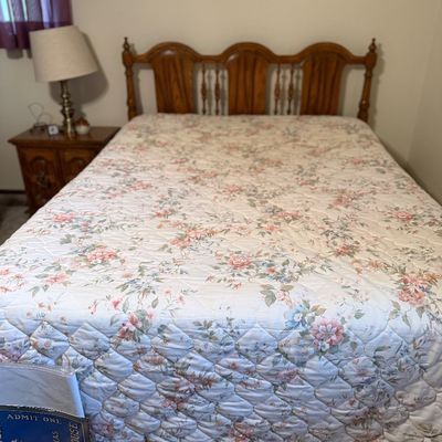 Sale Photo Thumbnail #132: Queen size bed and night stand