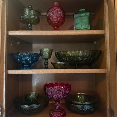 Sale Photo Thumbnail #65: Glassware 