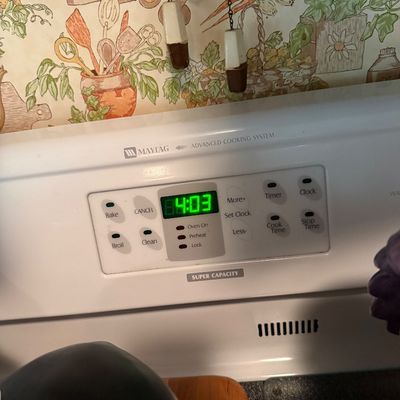 Sale Photo Thumbnail #137: Top of stove