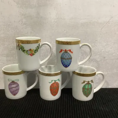 Four 1991 Royal Gallery “Gold Buffet” Egg Mugs And One Fruit Garland