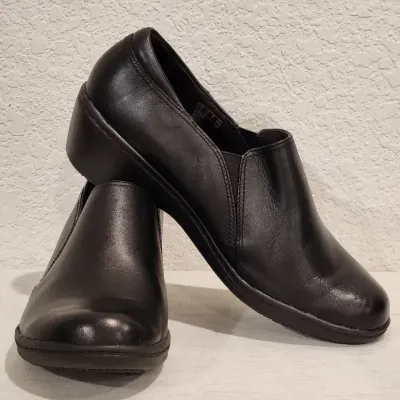 Clark's Black Shoes - Size 8.5