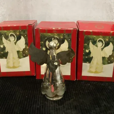 Silver Plate Musical Plays Silent Night
