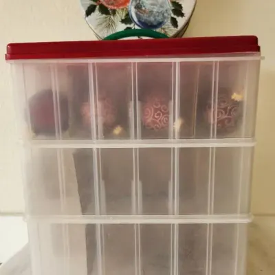 Snapware  - Holiday Snap Ornament Trays   