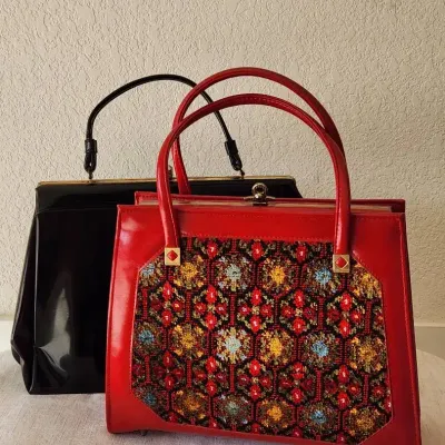 Retro Velour Floral Red & Black Snap-Closure Purses — Set of 2