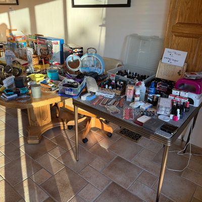 Nail polish and Vinal  and shellac nails polish 