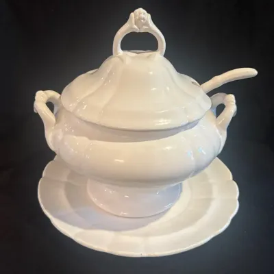 Pereiras Portugal Porcelain Soup Tureen 