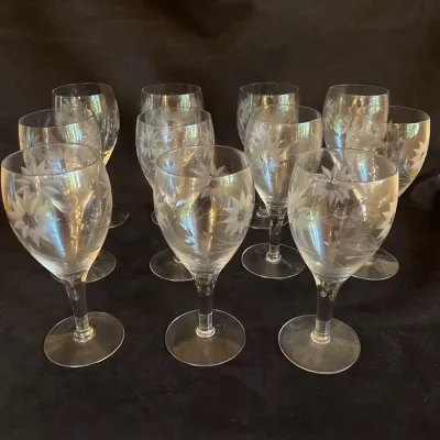 Crystal Daisy Etched Wine Glasses