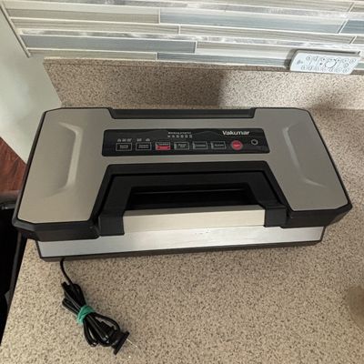 Vakumar vacuum sealer machine