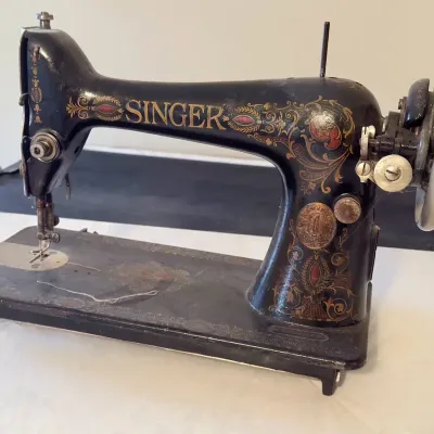 Antique c.1920 Singer Model 66 Sewing Machine G8484063 – Ornate Decals