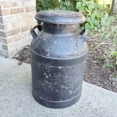 Vintage Metal Milk Can With Lid – 20” Rustic Farmhouse Dairy Decor
