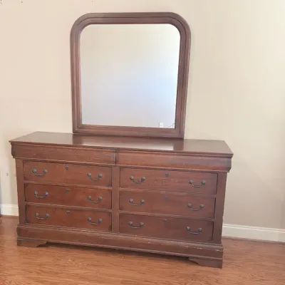 Cherry-Finish 6-Drawer Dresser with Arched Mirror – B377