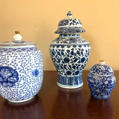 Blue & White Chinese Chinoiserie Porcelain Ginger Jars with Lids – Set of 3