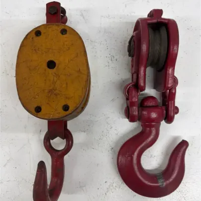 Anvil 4" Vintage Block & Tackle W/ Vintage Red Snatch Block 