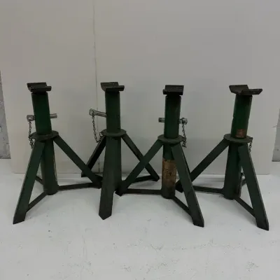 Vintage Green Axle Stands (4)