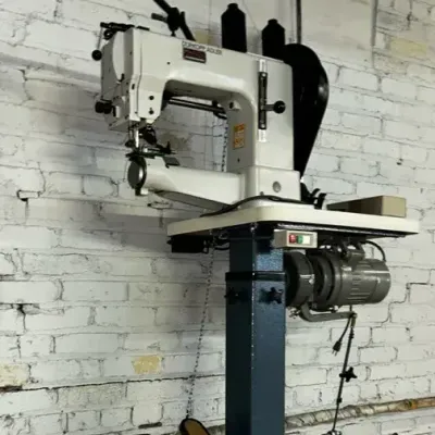 Dürkopp Adler 205-370 Rotary Arm Industrial Sewing Machine with Full Stand