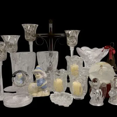 Elegant Glass Candleholders & Winter Décor Collection