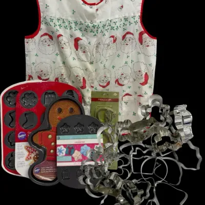 Vintage-Style Santa Christmas Apron & Wilton Holiday Baking Collection