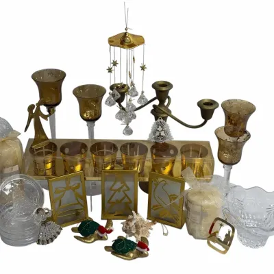Elegant Gold & Crystal Christmas Décor Collection