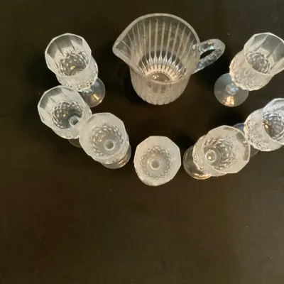 Elegant Vintage Cut-Crystal Glass Pitcher & 7 Matching Stemmed Goblets – 8-Piece Set