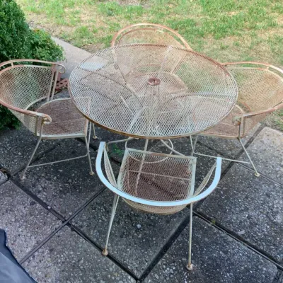 Vintage Wrought Iron Mesh Patio Dining Set – Round Table & 4 Chairs