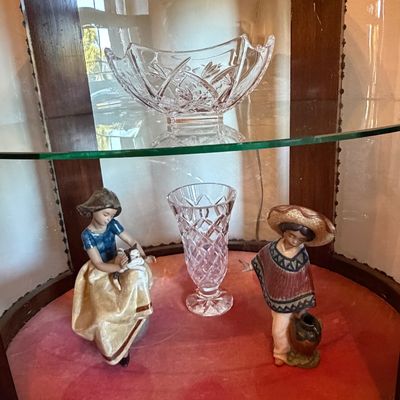 Sale Photo Thumbnail #25: LLADRO and Waterford crystal