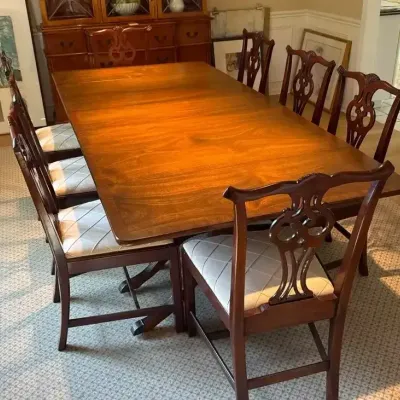 Dining Room Set: Table & 8 Chairs