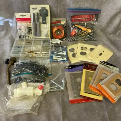 Assorted Hardware Items 