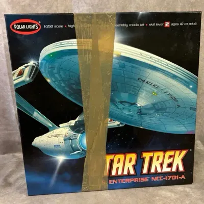 Like New Star Trek USS Enterprise NCC-1701-A Model Ship 