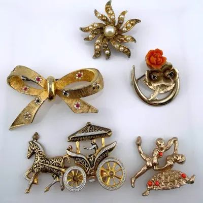 Collection Of 5 Gold Tone Brooches