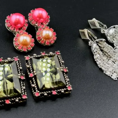 Vintage Sarah Coventry Clip On Earrings 