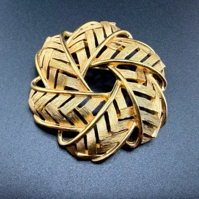 Vintage Gold Tone Trifari Brooch 