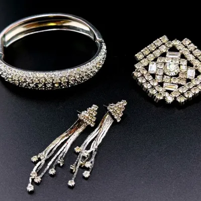 Vintage Silver Toned Assortment of Jewelry 