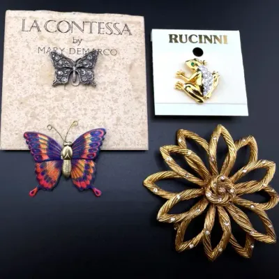 Vintage Collection of Pins & Brooches 