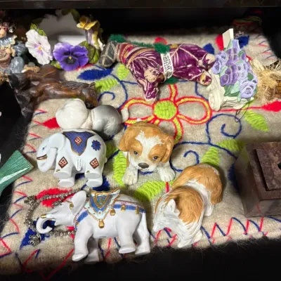 Mystery Contents of Chest - Knickknacks 