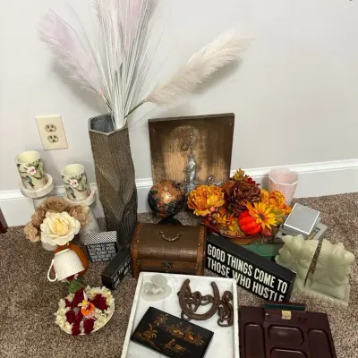 Group of Decor 