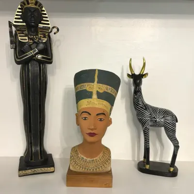 Vintage Museum Replicas Nefertiti Solid Bust Statue Art Alva Studios