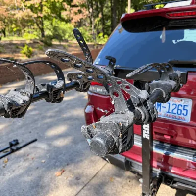 Thule Roadway 912/914 Hitch-Mounted (4) Bicycle Rack with Accessories