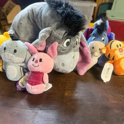 Disney Winnie the Pooh Plush Hallmark Itty Bittys Pooh, Piglet, Eeyore, Tigger plus Large and S