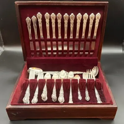 1847 Rogers Bros. Silverplate Flatware w/ Wood Storage Chest  