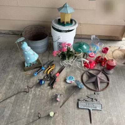 Bird Feeders, Garden Tools & Decor