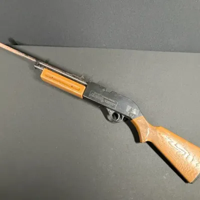 Vintage Crosman 760 Pumpmaster .177 Caliber BB Pellet Air Rifle