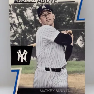 Sale Photo Thumbnail #925: Topps "Cut Above" die-cut insert baseball trading card featuring Mickey Mantle in a New York Yankees uniform.