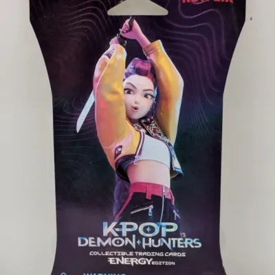 Sale Photo Thumbnail #868: Sealed Kayou Netflix K-Pop Demon Hunters Energy Edition collectible trading cards booster pack, containing 8 cards.