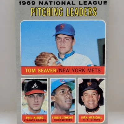 Sale Photo Thumbnail #684: 1970 Topps #70 National League Pitching Leaders baseball card featuring Tom Seaver, Phil Niekro, Fergie Jenkins, and Juan Marichal.