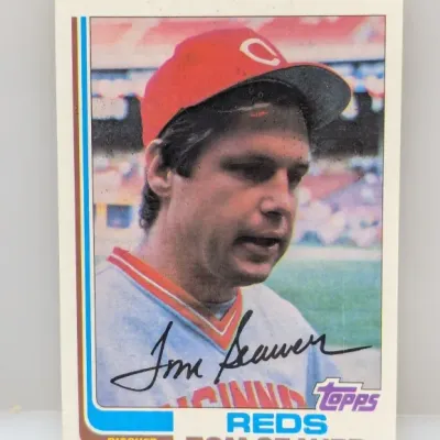 Sale Photo Thumbnail #660: 1980 Topps Tom Seaver baseball card (#160) featuring him as pitcher for the Cincinnati Reds, in good condition.